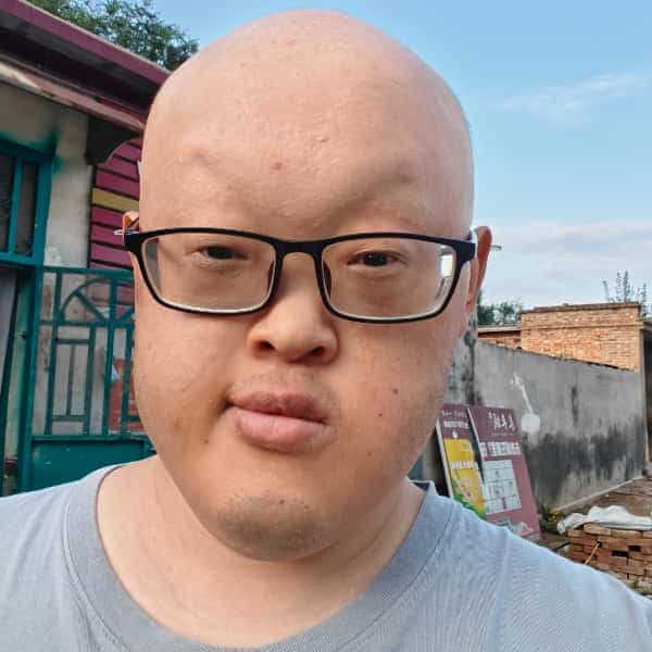 28岁岁山东单身帅哥 - 琼海吉缘网