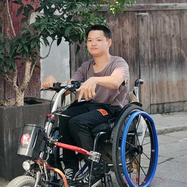 33岁岁湖北单身帅哥 - 琼海吉缘网